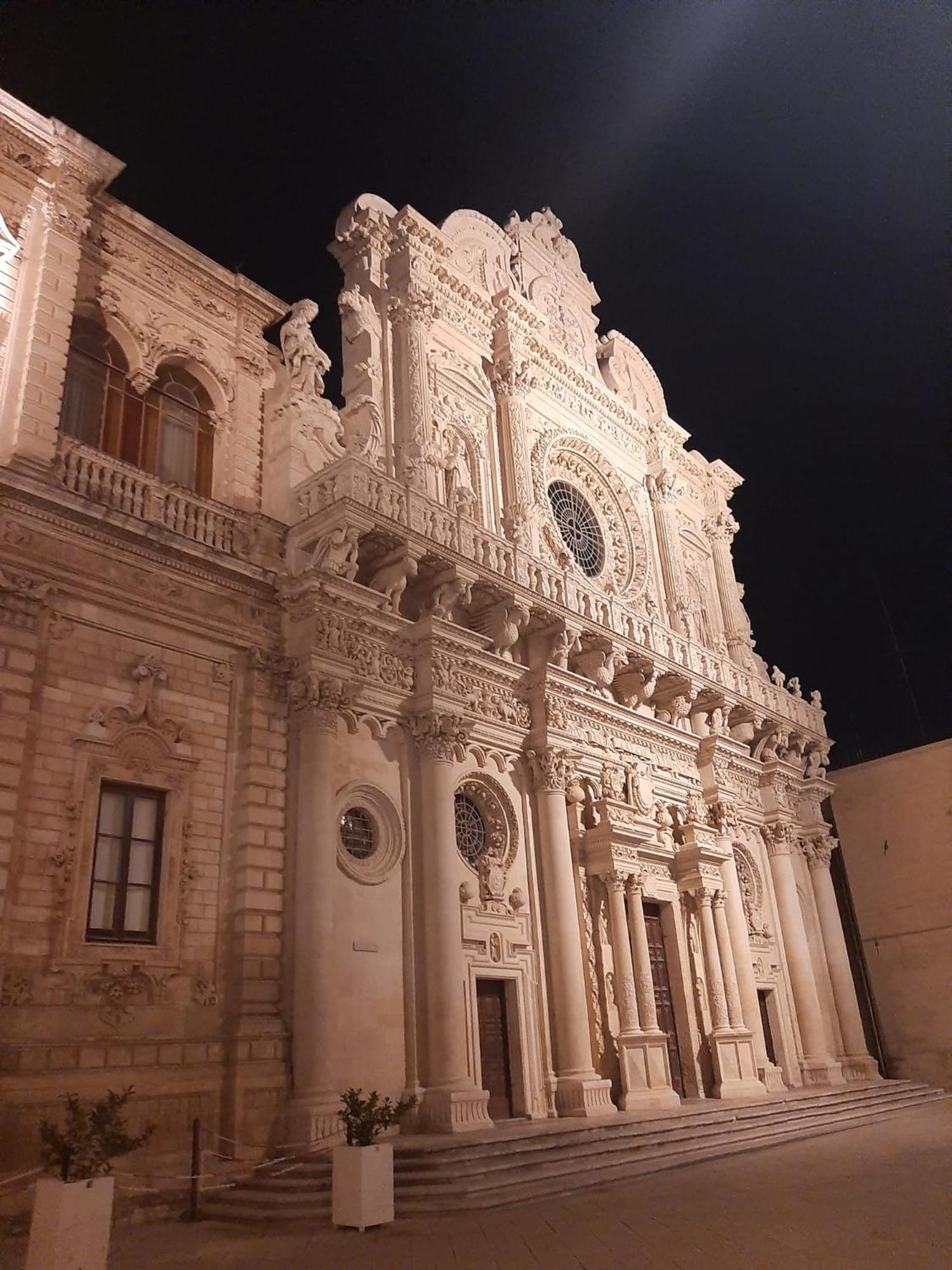 La Dimora Del Pumo Apartment Lecce Luaran gambar